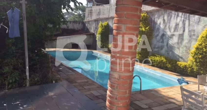 Casa à venda com 3 dormitórios à venda na Vila Pedra Branca!