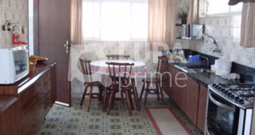 Casa à venda com 3 dormitórios no Jardim São Bento!