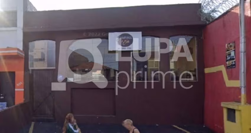 Terreno com 304 metros á venda na Água Fria