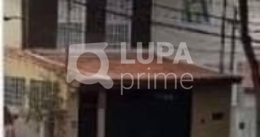 Sobrado comercial com 4 dormitórios sendo 2 suítes para locação no Jardim São Paulo