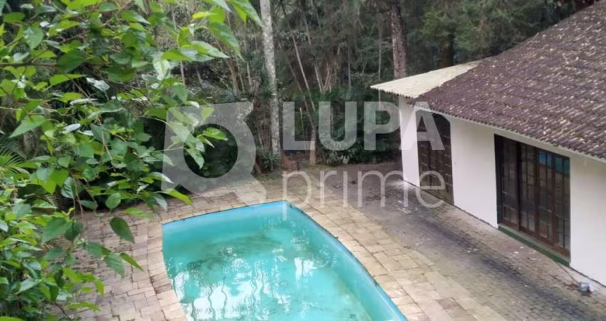 Casa térrea com 3 dormitórios sendo 3 suítes á venda em Mairiporã