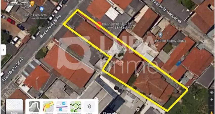 Terreno com 660m² de área construída  á venda no imirim