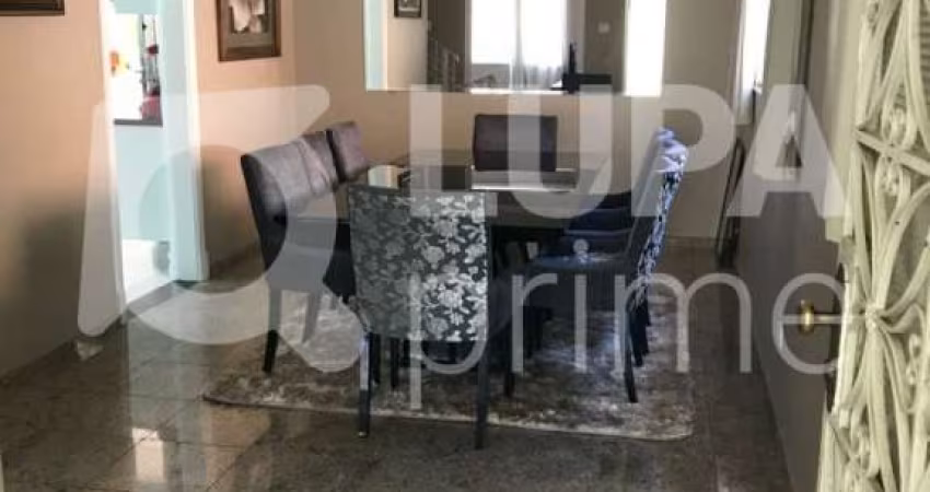 Sobrado com 4 dormitórios (1 suíte) e 3 banheiros à venda Vila Isolina Mazzei