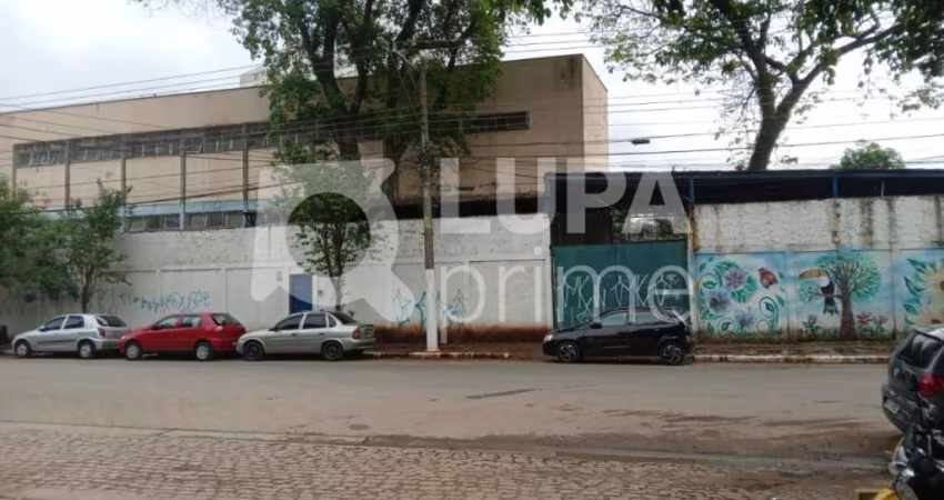 Prédio comercial com 1.423 metros para locação no  Parque Novo Mundo