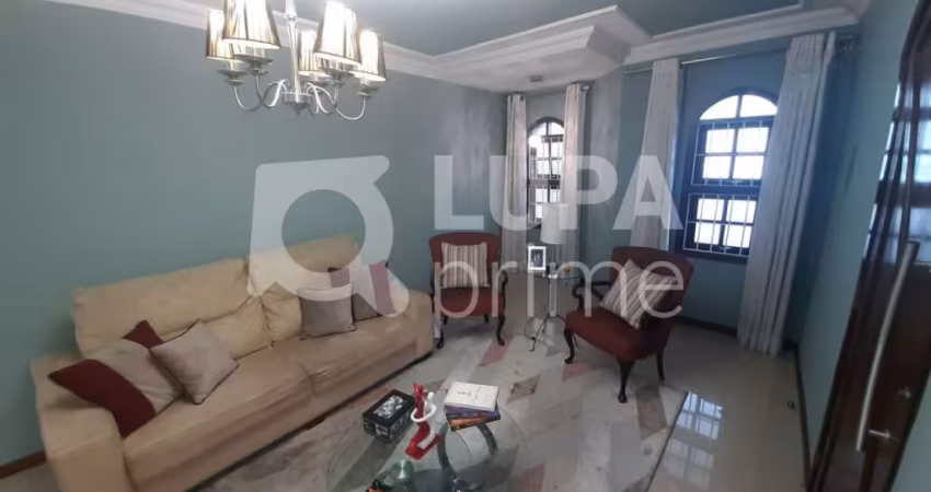 Sobrado com 3 dormitórios de 127m² à venda, na Vila Gustavo
