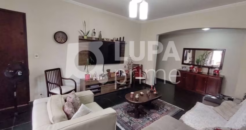 Casa térrea à venda com 3 dormitórios em Santana!