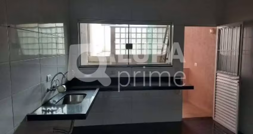 Casa Assobradada com 3 dormitórios de 238m² à venda, no Jardim Brasil