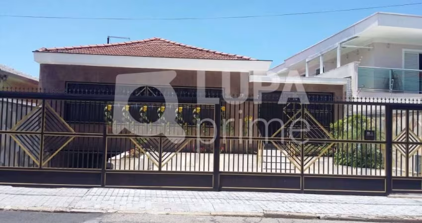 Casa com 6 dormitórios à venda na Vila Constança!