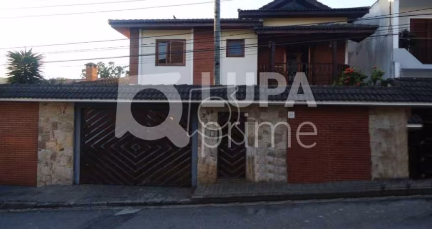 SOBRADO COM 4 SUÍTES À VENDA NA VILA IRMÃOS ARNONI!