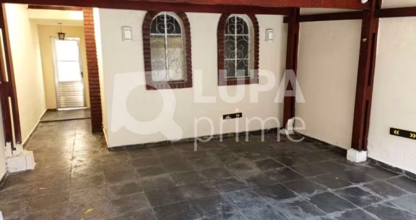 Sobrado com 4 dormitórios de 180m² à venda, na Vila Nova Mazzei