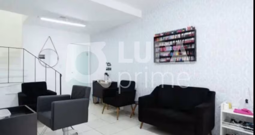 Sobrado Comercial de 105m² para Locação, na Vila Ester