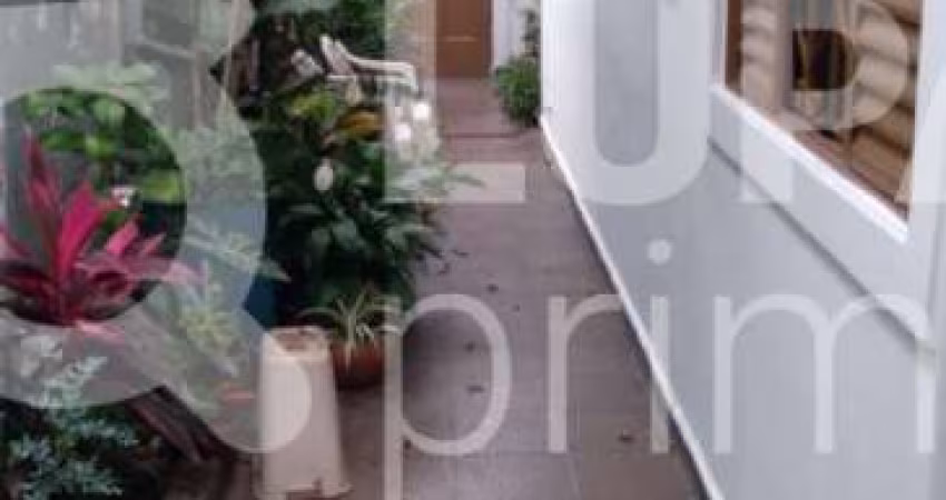 Casa Térrea com 2 dormitórios sendo 1 suíte à venda na Vila Picinin