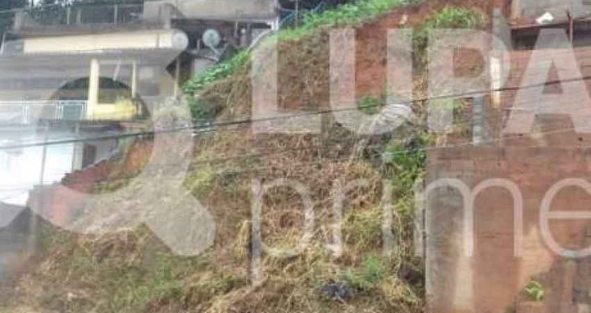 Terreno com 445 metros de área construída à venda no Tremembé!