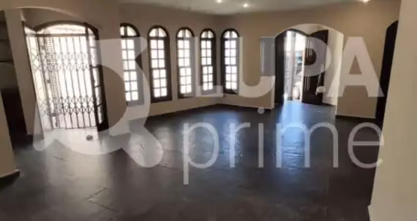 Sobrado com 3 dormitórios sendo suítes á venda no jardim paraíso