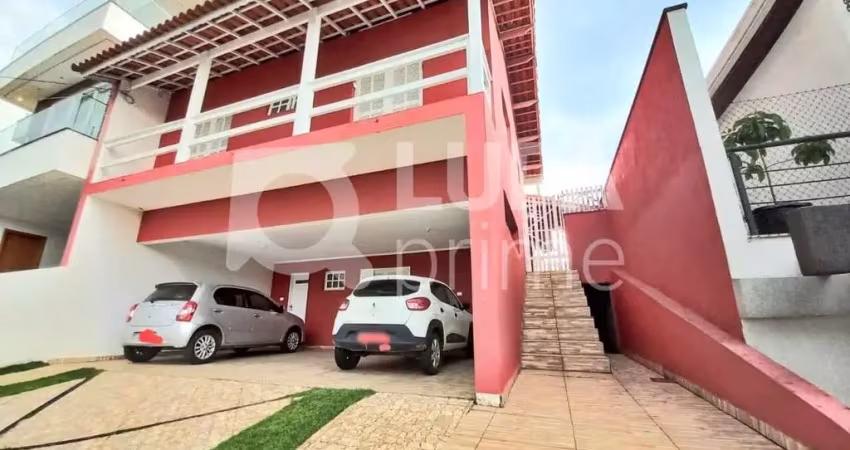 ARUÃ     -CASA COM 4 QUARTOS E 4 VAGAS DE GARAGEM À VENDA EM MOGI DAS CRUZES