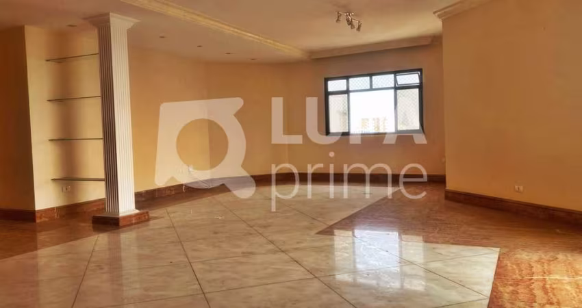 APARTAMENTO COM 4 QUARTOS E 4 VAGAS DE GARAGEM PARA LOCAÇÃO NA ÁGUA FRIA