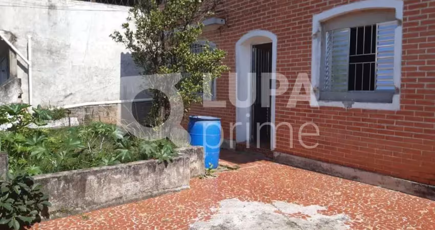 Casa com 3 quartos à venda na Rua Antônio Dias da Silva, 153, Vila Amália, São Paulo