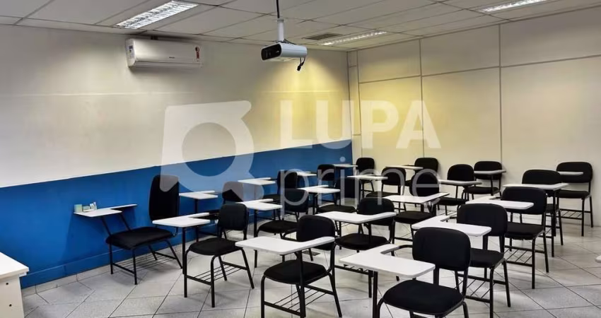 PRÉDIO COMERCIAL COM 2.000M² PARA LOCAÇÃO NA LAPA
