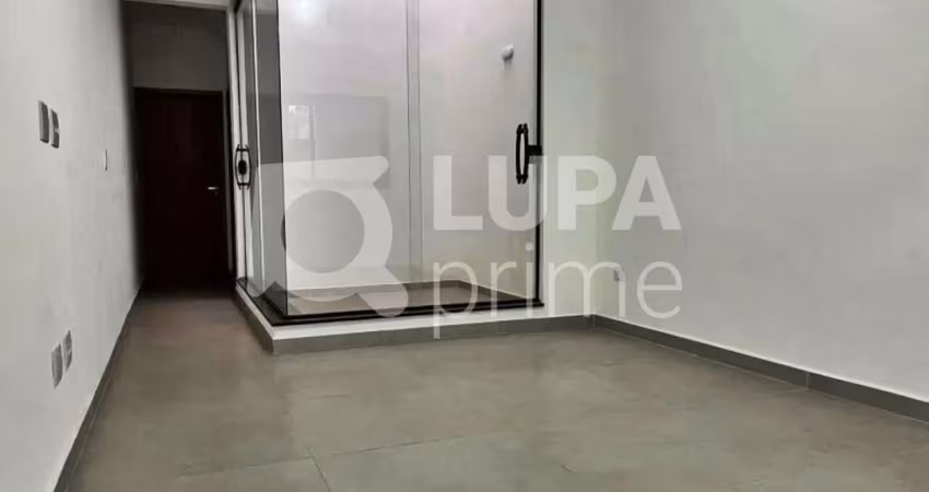 CASA COM 3 QUARTOS E 2 VAGAS DE GARAGEM À VENDA NO TUCURUVI