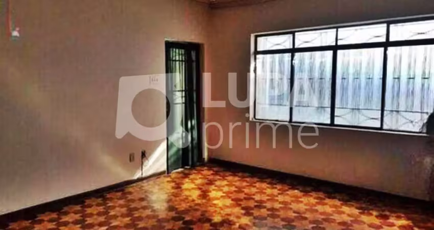 Casa com 2 quartos e 3 vagas de garagem à venda na vila maria baixa