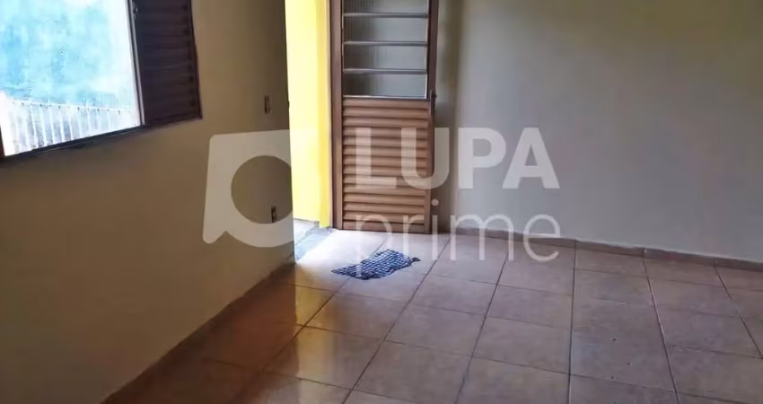 Casa com 2 quartos para locação na vila maria baixa