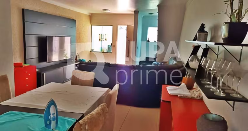 CASA COM 3 QUARTOS E 2 VAGAS DE GARAGEM À VENDA NO TUCURUVI