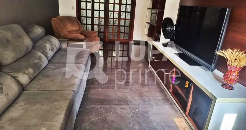 Casa com 3 quartos e 5 vagas de garagem à venda no parque novo mundo