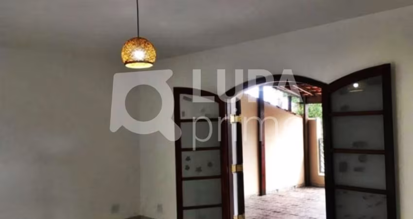 CASA PARA RENDA À VENDA NO JARDIM BRASIL