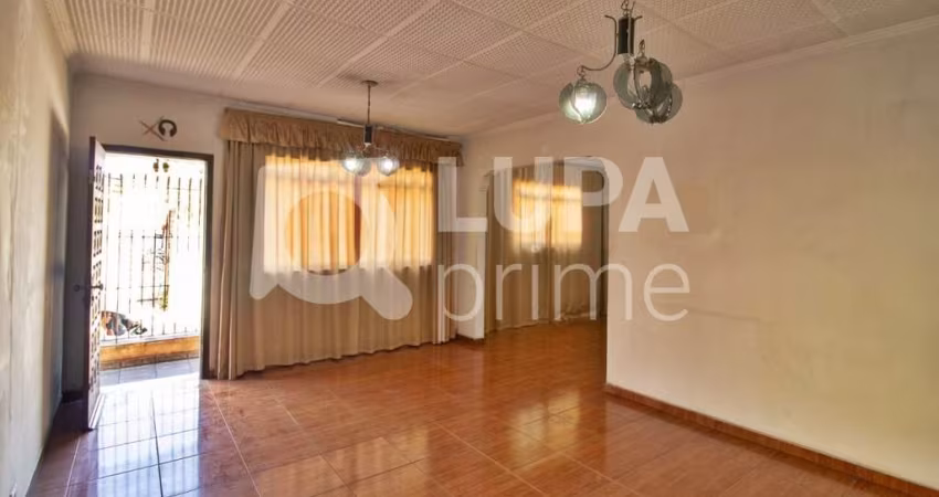 CASA COM 3 QUARTOS E 2 VAGAS DE GARAGEM À VENDA NO TUCURUVI