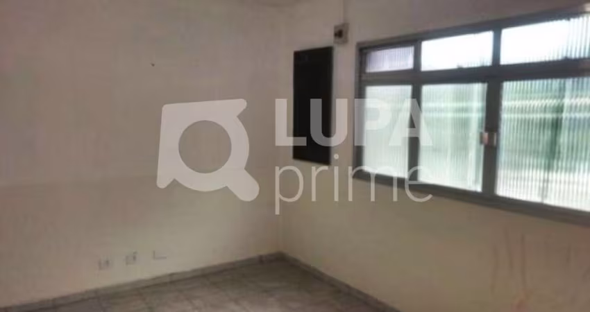 SALA COMERCIAL COM 20M² PARA LOCAÇÃO NA PARADA INGLESA