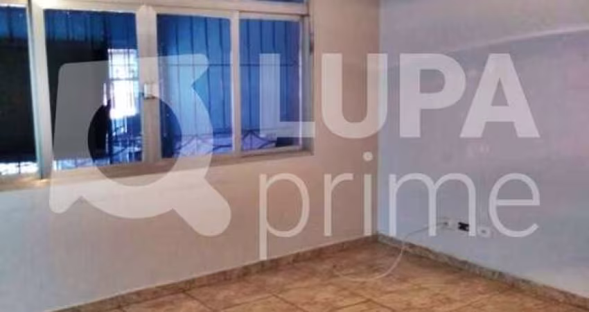 CASA COM 3 QUARTOS E 2 VAGAS DE GARAGEM À VENDA NA VILA MARIA