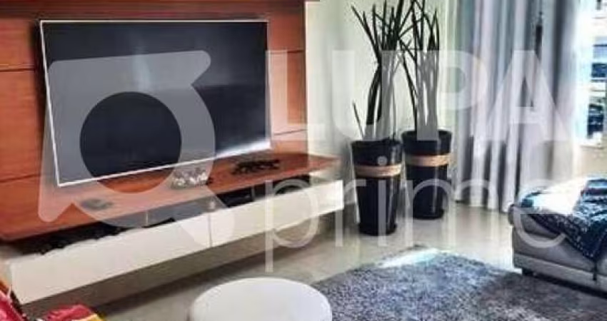 CASA COM 3 QUARTOS E 3 VAGAS DE GARAGEM À VENDA NA ÁGUA FRIA