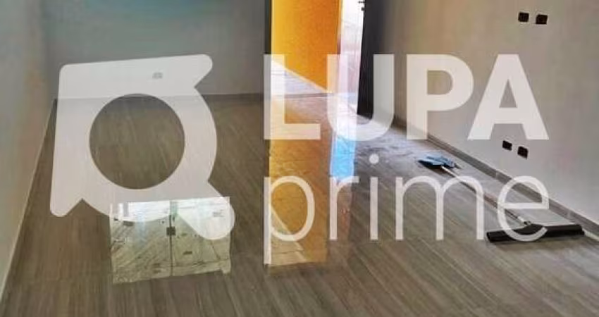 CASA COM 3 QUARTOS E 2 VAGAS DE GARAGEM À VENDA NA VILA SABRINA