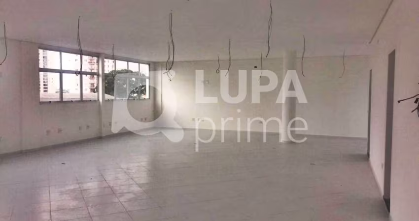 PRÉDIO COMERCIAL COM 2.150M² DE ÁREA CONSTRUÍDA À VENDA EM GUARULHOS