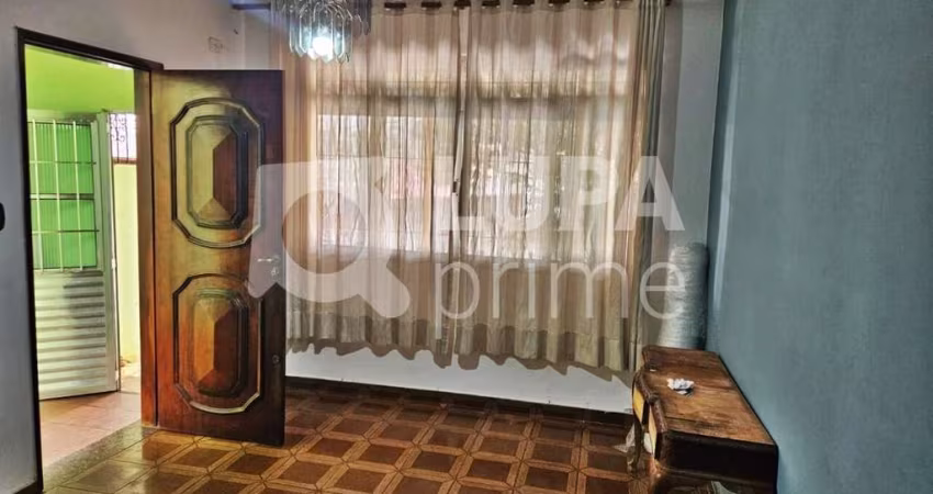 CASA COM 2 QUARTOS E 1 VAGA DE GARAGEM À VENDA NO JARDIM SÃO PAULO