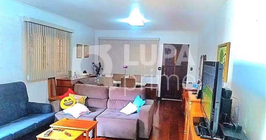 CASA COM 3 QUARTOS E 4 VAGAS DE GARAGEM À VENDA EM SANTANA