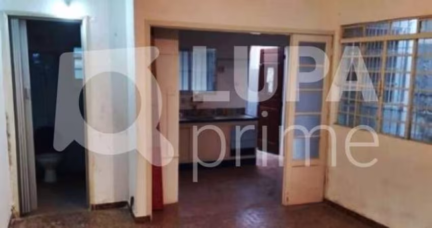 CASA COM 1 QUARTO E 5 VAGAS DE GARAGEM À VENDA NO TREMEMBÉ