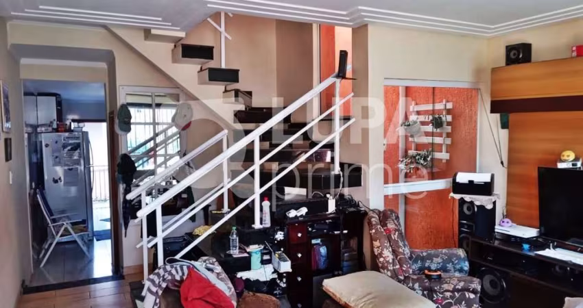 CASA COM 3 QUARTOS E 4 VAGAS DE GARAGEM À VENDA NA PARADA INGLESA