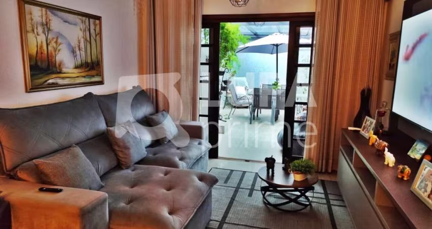 CASA COM 4 QUARTOS E 3 VAGAS DE GARAGEM À VENDA NA VILA MARIA BAIXA