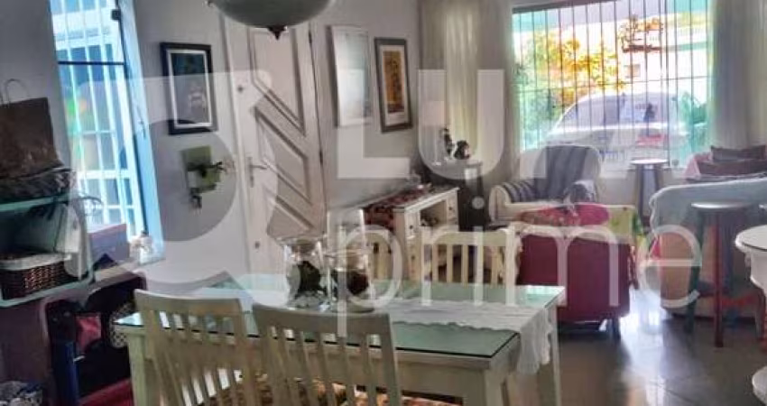 CASA COM 3 QUARTOS E 4 VAGAS DE GARAGEM À VENDA NO TUCURUVI