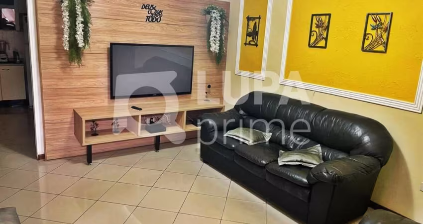 CASA COM 3 QUARTOS E 2 VAGAS DE GARAGEM À VENDA NA VILA MEDEIROS