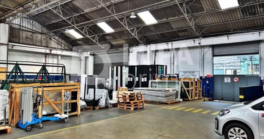 GALPÃO COMERCIAL COM 1948M² DE ÁREA CONSTRUÍDA À VENDA NA LUZ