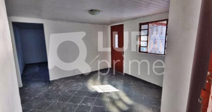 CASA COM 2 QUARTOS E 3 VAGAS DE GARAGEM À VENDA NA VILA GUILHERME