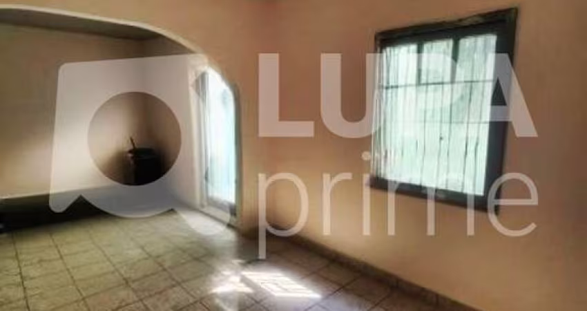 CASA COM 3 QUARTOS E 3 VAGAS DE GARAGEM À VENDA NA VILA MARIA ALTA