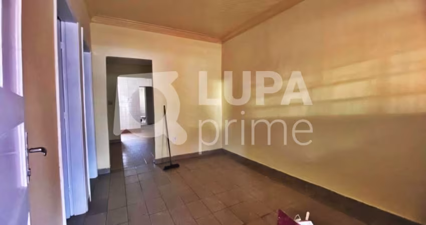 CASA COM 2 QUARTOS E 1 VAGA DE GARAGEM PARA LOCAÇÃO NO PARQUE EDU CHAVES