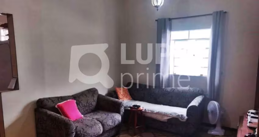 CASA PARA RENDA À VENDA NO JARDIM BRASIL