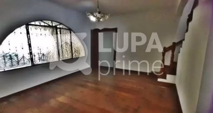 Casa com 4 quartos e 2 vagas de garagem à venda no jardim guança