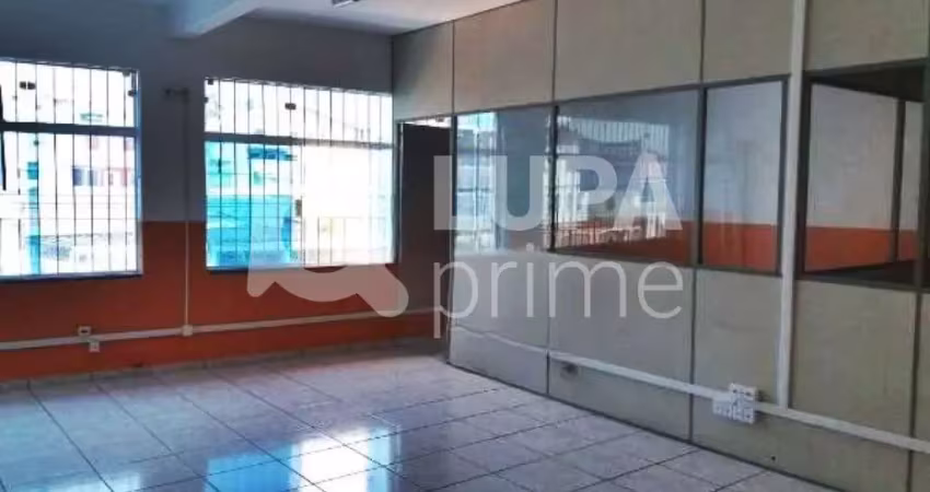 Ponto comercial com 3 salas para alugar na Rua Paulo de Faria, 399, Vila Gustavo, São Paulo