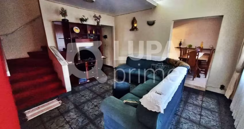 Casa com 4 quartos e 2 vagas de garagem à venda na vila maria baixa