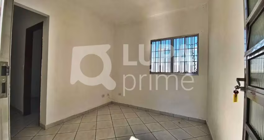 Casa com 2 quartos e 1 vaga de garagem para locação na vila maria